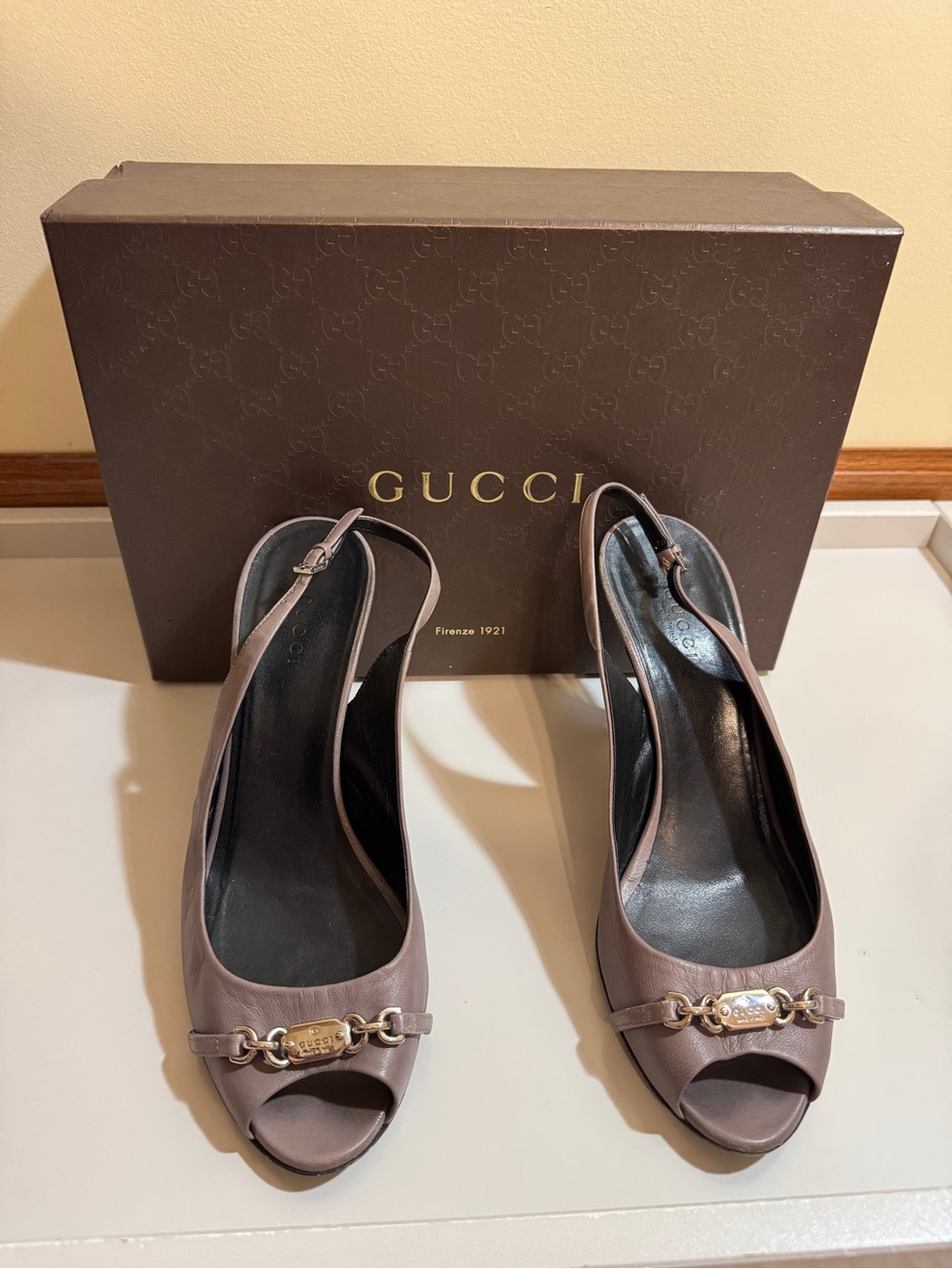 Gucci Size IT Size 38=US Size 8 Mauve Talibu leather peep-toe slingback pump